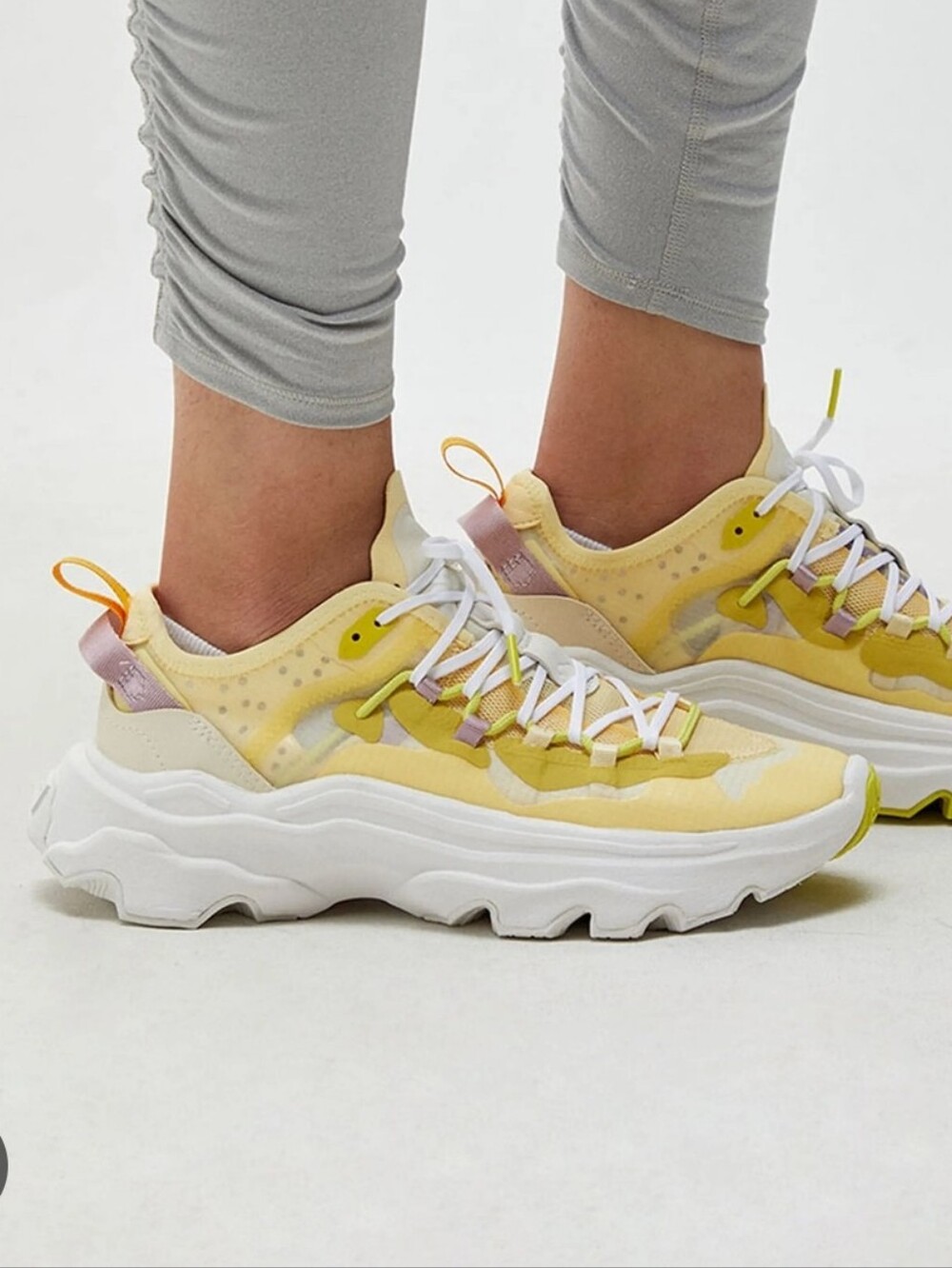 Sorel Kinetic Breakthru Breakthrough Yellow Gold Athletic Outdoor Sneaker Shoe 9